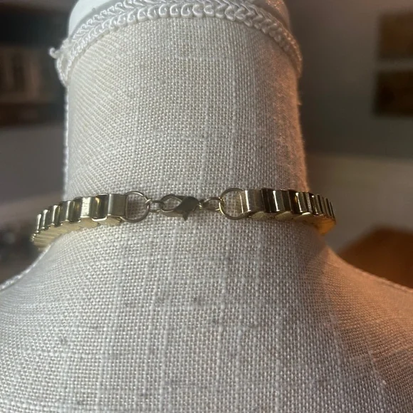 Elegant Gold Fringe Necklace - Picture 5 of 6